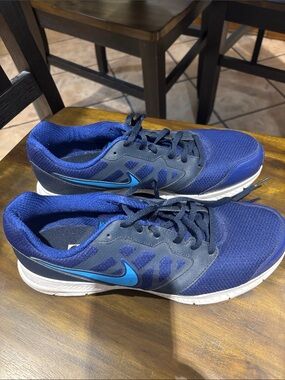 Nike Men's Athletic Sneakers - Navy Blue & Black